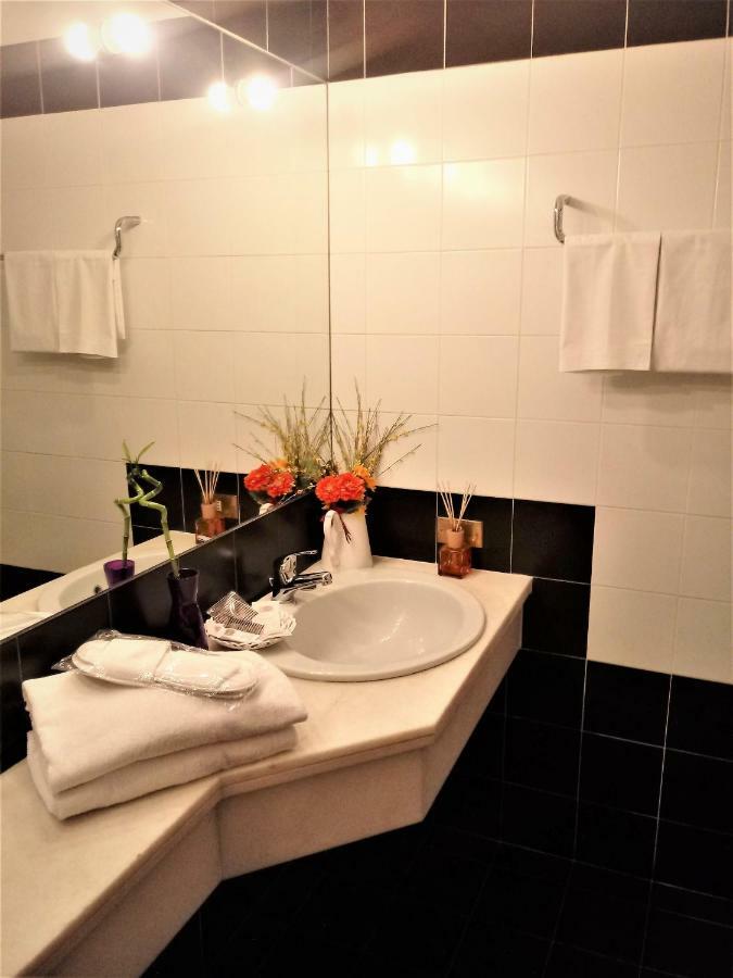 Hotel Доцца Экстерьер фото