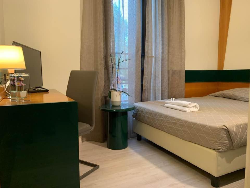 Hotel Доцца Экстерьер фото